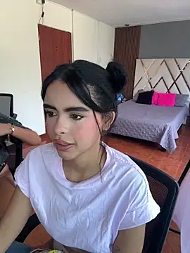 Snapshot of kitty_rousse01 chatting on 03.19.26 kitty rousse01 online show from 03.19.26