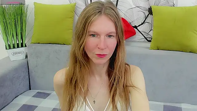 Snapshot of Mira_XOo chatting on 04.14.26 Mira XOo online show from 04.14.26