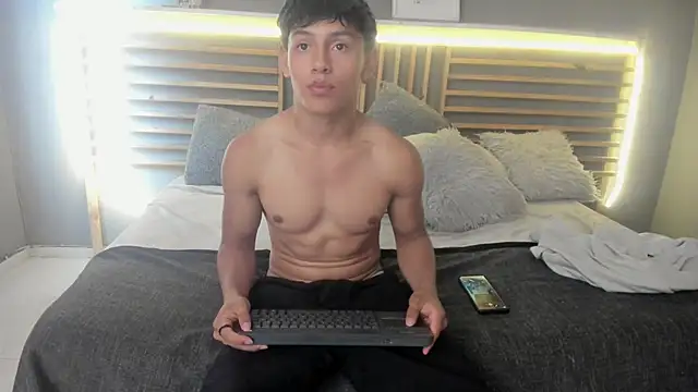 Snapshot of clark_ken01 chatting on 03.19.26 clark ken01 online show from 03.19.26