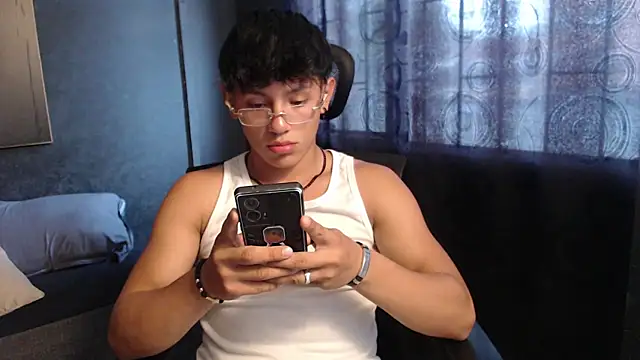 Snapshot of clark_ken01 chatting on 04.09.26 clark ken01 online show from 04.09.26