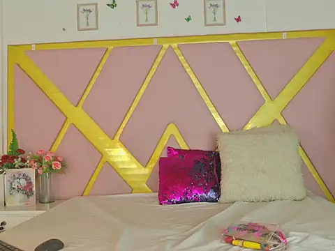 Snapshot of TiffannyValentine chatting on 04.10.26 TiffannyValentine online show from 04.10.26