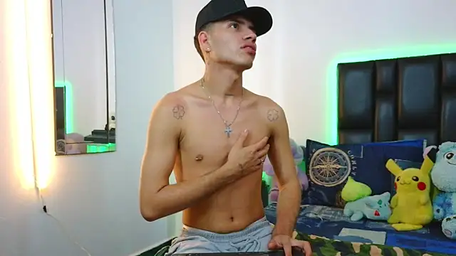 Dereek Hot online show from 05.13.26