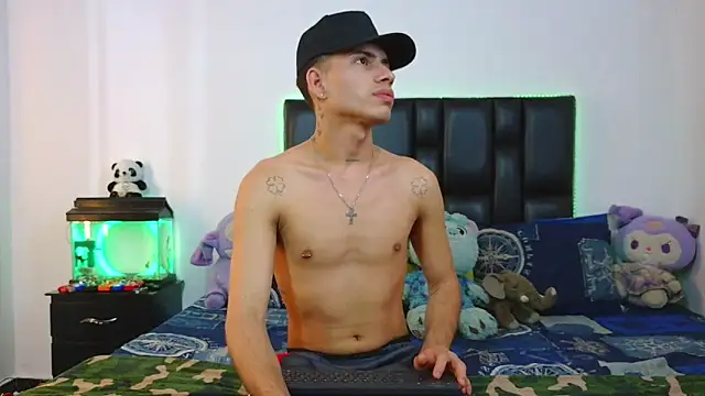 Dereek Hot online show from 05.14.26