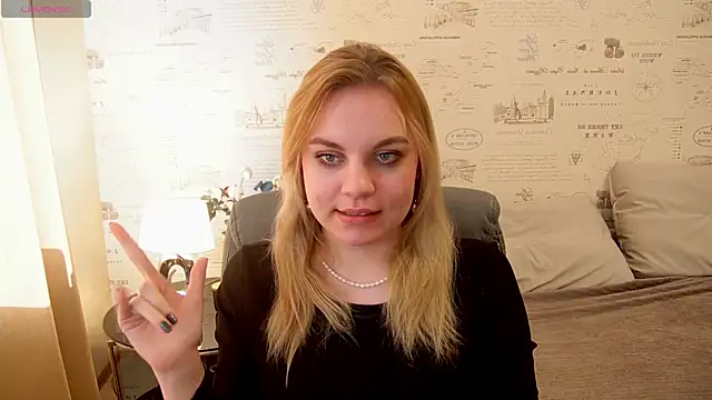 Snapshot of Glow_Margo chatting on 06.02.26 Glow Margo online show from 06.02.26