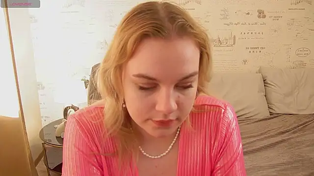 Snapshot of Glow_Margo chatting on 06.05.26 Glow Margo online show from 06.05.26