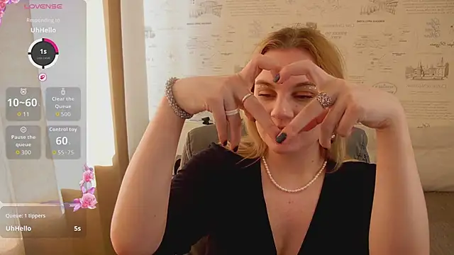 Snapshot of Glow_Margo chatting on 06.15.26 Glow Margo online show from 06.15.26
