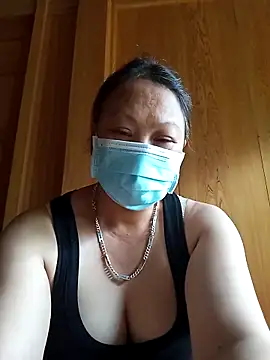 Snapshot of Heylen_hooo chatting on 05.18.26 Heylen hooo online show from 05.18.26