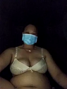 Snapshot of Heylen_hooo chatting on 05.18.26 Heylen hooo online show from 05.18.26