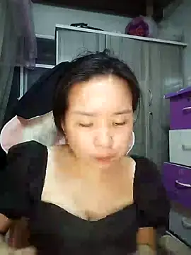 Ivy Trix2 online show from 04.04.26