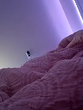 Snapshot of Averyleig chatting on 02.25.26 Averyleig online show from 02.25.26