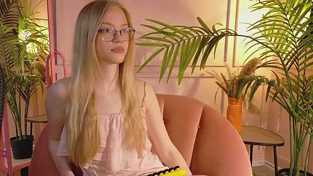 Dear Tessa online show from 04.19.26