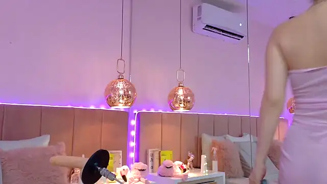 Snapshot of AnnieAddam chatting on 03.22.26 AnnieAddam online show from 03.22.26