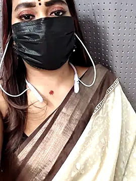 Snapshot of Cutie_Nila chatting on 07.20.26 Cutie Nila online show from 07.20.26
