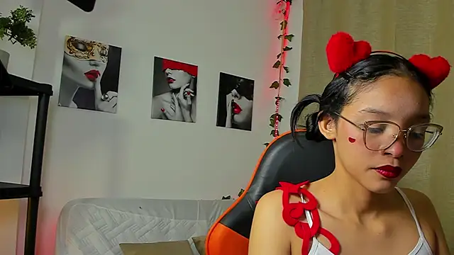 Snapshot of Rebeca_Marchetti chatting on 03.13.26 Rebeca Marchetti online show from 03.13.26