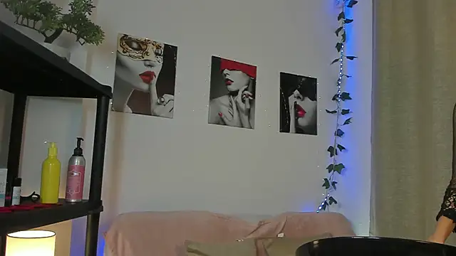 Snapshot of Rebeca_Marchetti chatting on 03.24.26 Rebeca Marchetti online show from 03.24.26