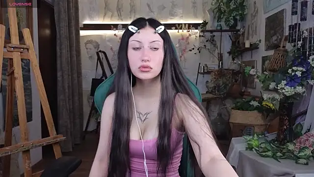 EffieMeowley online show from 05.03.26
