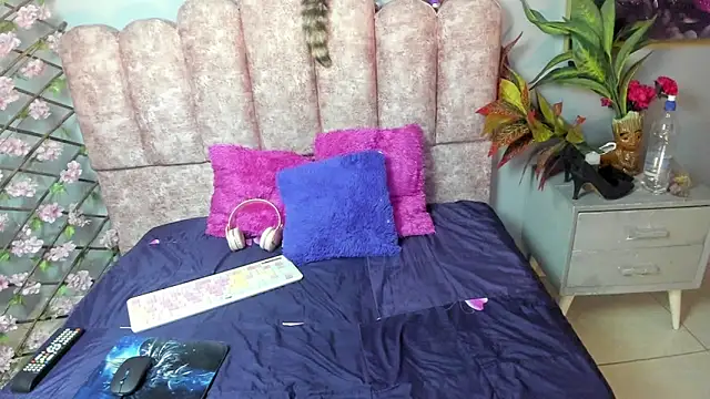 Miis Beella online show from 02.28.26