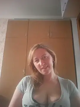 Snapshot of ChristinaYork chatting on 04.25.26 ChristinaYork online show from 04.25.26