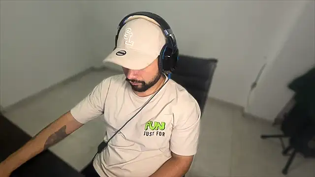 Snapshot of Zion_draftt chatting on 05.06.26 Zion draftt online show from 05.06.26