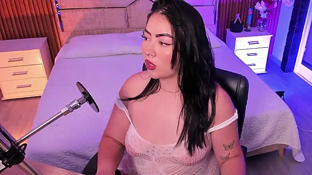 Emberrvelvet online show from 03.15.26