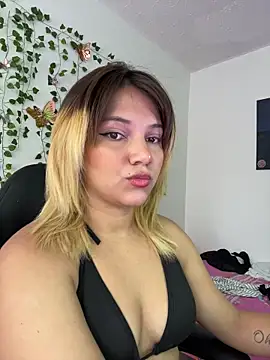 aurora bela online show from 03.24.26