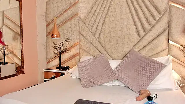 EmeelyMuller online show from 04.18.26