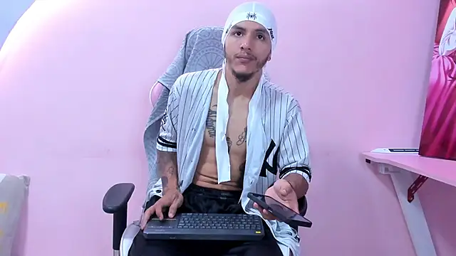 DanteLuxx online show from 04.11.26