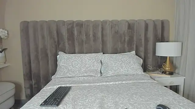 SofiBaez online show from 04.04.26