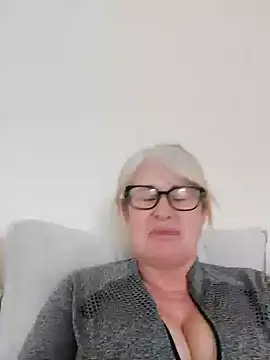 FlirtyFleur-x online show from 03.27.26