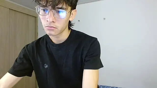 Snapshot of noah_millerx chatting on 06.19.26 noah millerx online show from 06.19.26