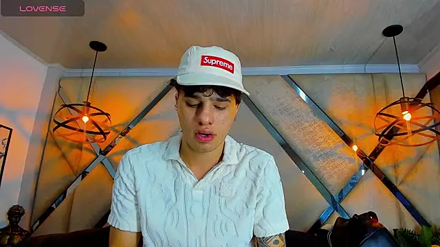 EXCLUSIVE8 online show from 04.13.26