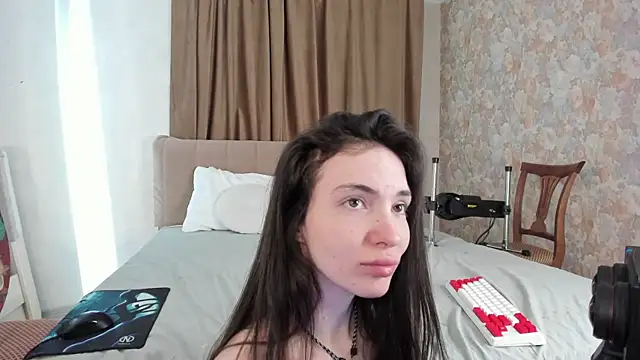 Snapshot of KaylaArt chatting on 05.03.26 KaylaArt online show from 05.03.26