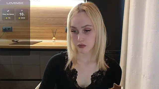 Snapshot of Bella_Villen chatting on 06.04.26 Bella Villen online show from 06.04.26