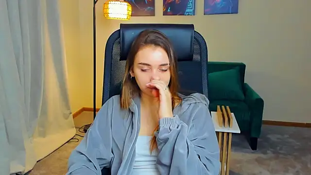 Snapshot of CarmelPerlas chatting on 03.04.26 CarmelPerlas online show from 03.04.26