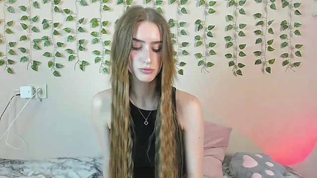 EllieRough online show from 06.15.26