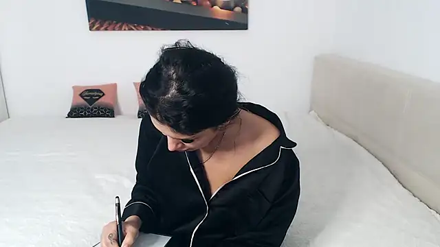 NickyHotXO online show from 03.17.26