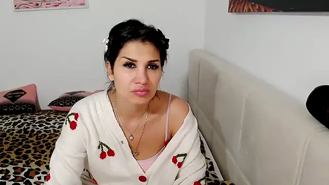 Snapshot of NickyHotXO chatting on 05.13.26 NickyHotXO online show from 05.13.26