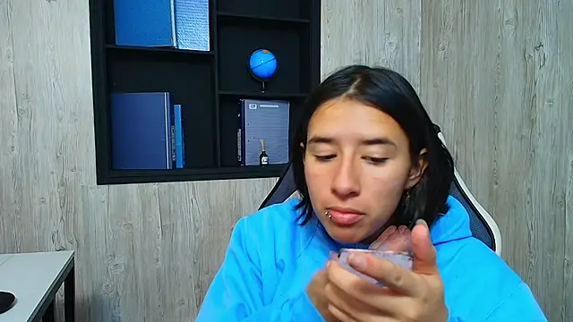 LilyRossi  online show from 05.01.26