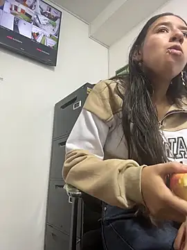 LilyRossi  online show from 05.06.26