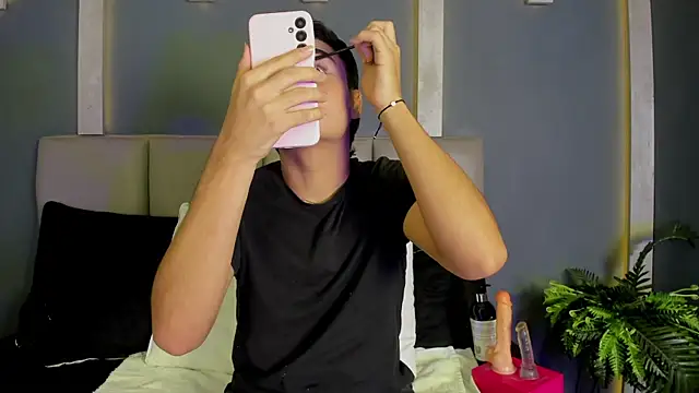 Snapshot of JOEYMIILLS chatting on 02.27.26 JOEYMIILLS online show from 02.27.26