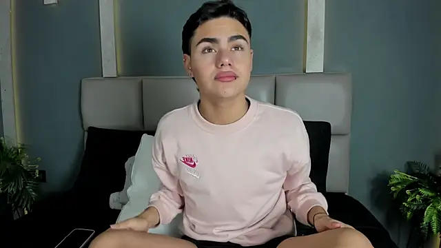 Snapshot of JOEYMIILLS chatting on 02.28.26 JOEYMIILLS online show from 02.28.26