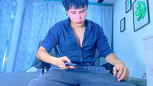 Snapshot of Dantekent chatting on 05.25.26 Dantekent online show from 05.25.26