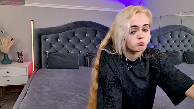 Bambi Bloom online show from 03.02.26