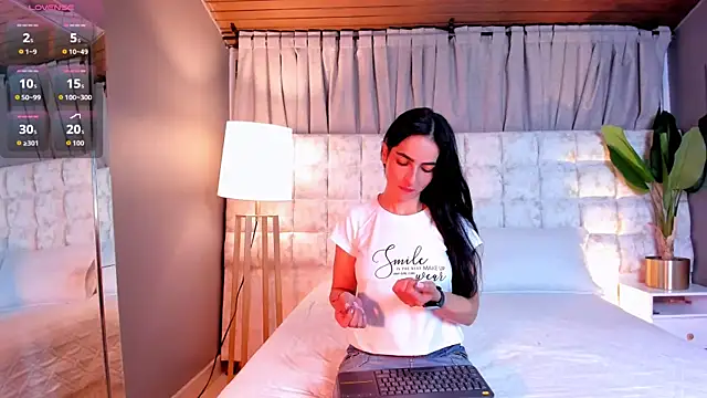 Snapshot of Samantha_Velle chatting on 05.19.26 Samantha Velle online show from 05.19.26