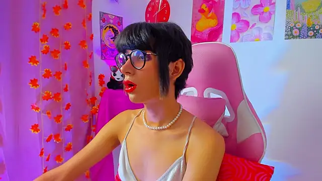 Madeline 21 online show from 04.10.26