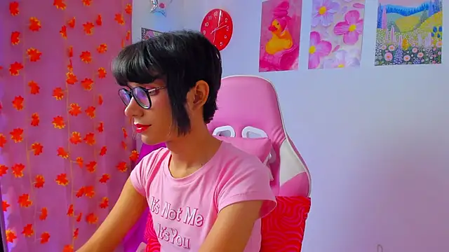 Madeline 21 online show from 04.12.26