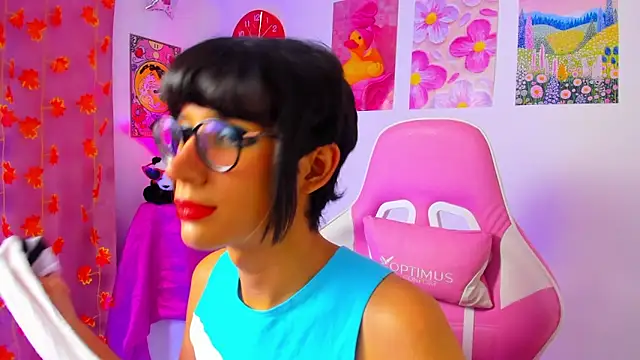 Madeline 21 online show from 04.17.26