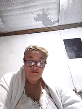 momismilf544 online show from 04.26.26