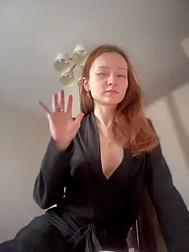 SadieSink  online show from 03.03.26