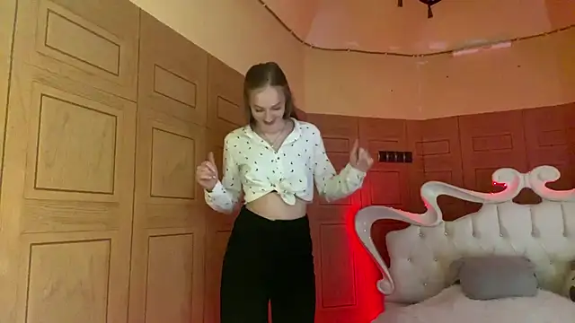 Anika Socutehe online show from 03.05.26